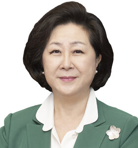 Eun-Mee Kim