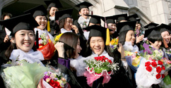 3751명의 이화인, 세상앞으로 힘찬 발걸음