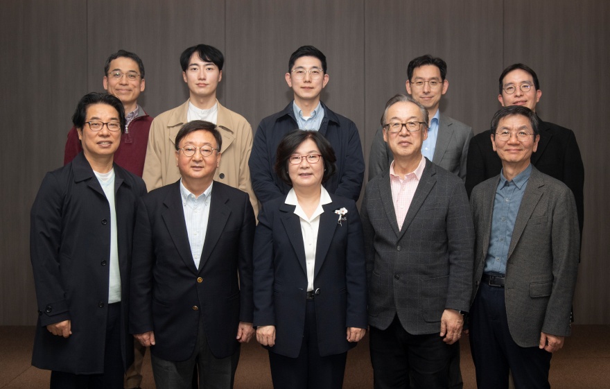 [동정] 이화 남성 교수 중창단 총장 초청 오찬