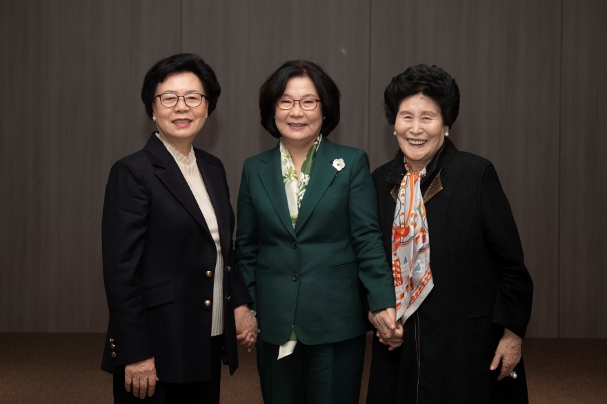 [동정] 강옥채 고문, 문정숙 회장 총장 초청 오찬