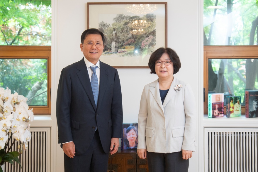 [동정] 이경률 서울의과학연구소 회장 총장 초청 오찬