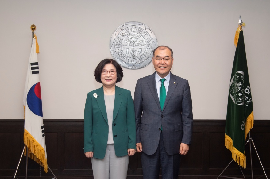 [동정] 홍원화 한국연구재단 이사장 접견 및 총장 초청 오찬