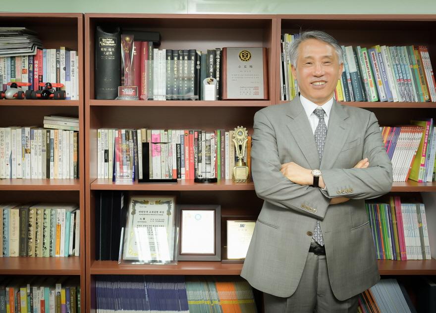 김낙찬 현재어학원 이사장